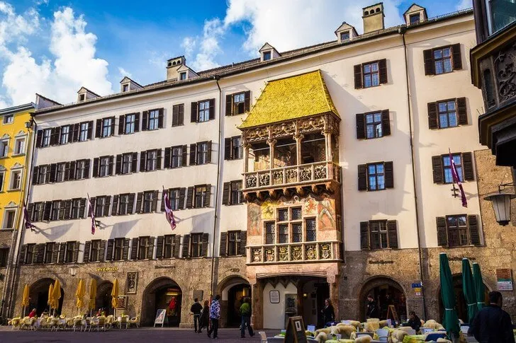 ოქროს სახურავი