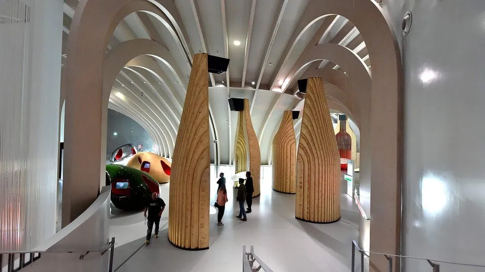 ღვინის მუზეუმი Guggenheim Wine Museum