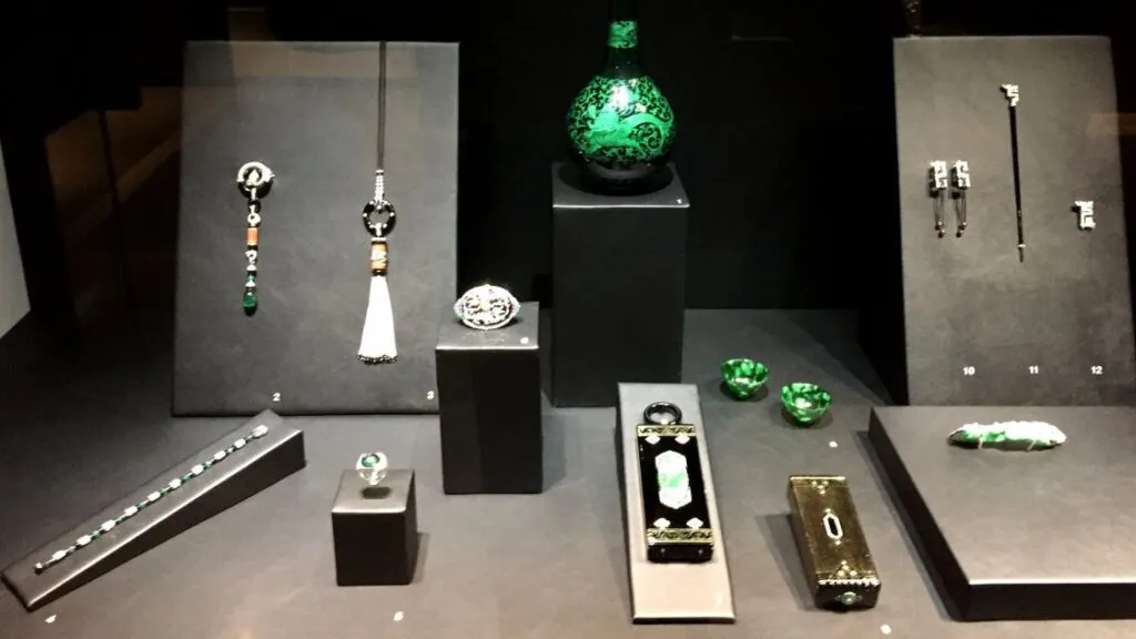 ექსპონატები შორეული აღმოსავლეთის ხელოვნების მუზეუმი